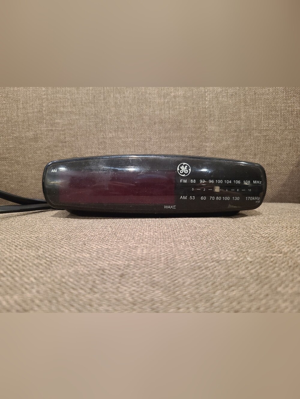 Vintage General Electric digital alarm clock radio